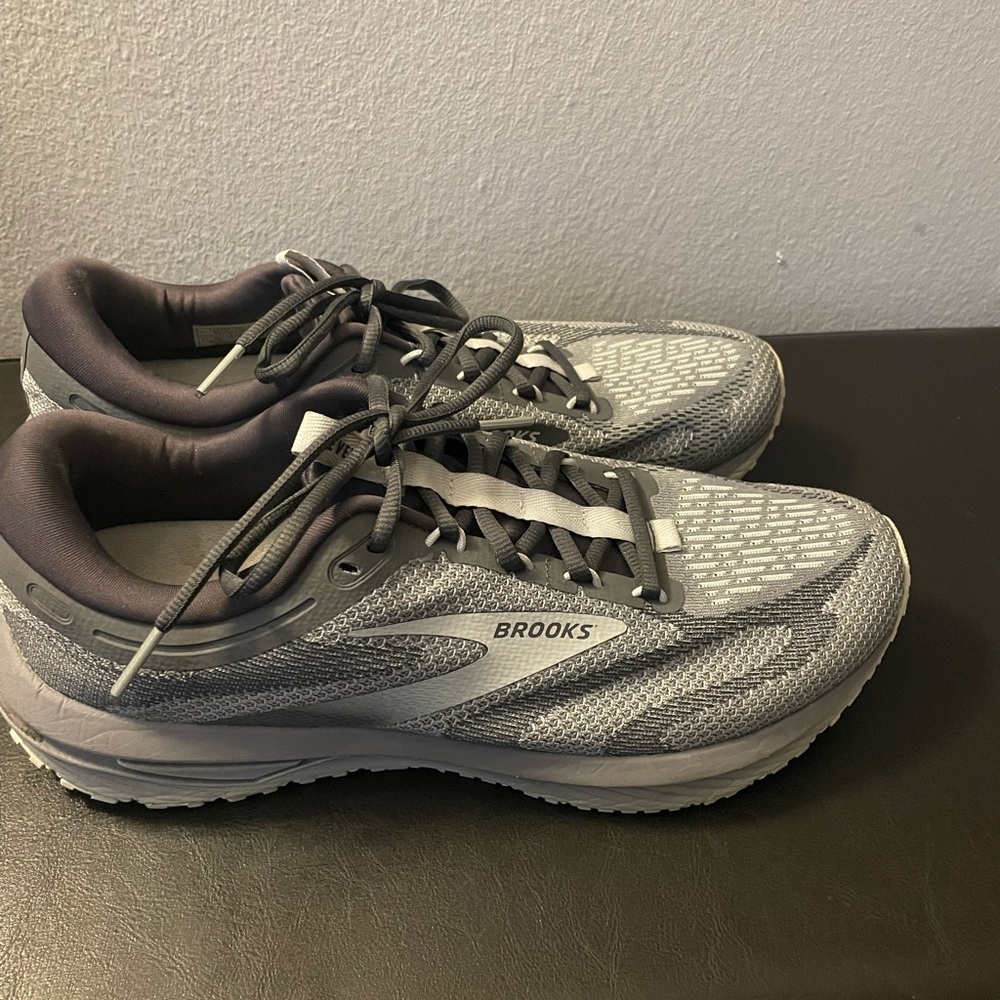 Brooks Revel 7 Men’s Running Shoes – Size [11] – Excellent Condition